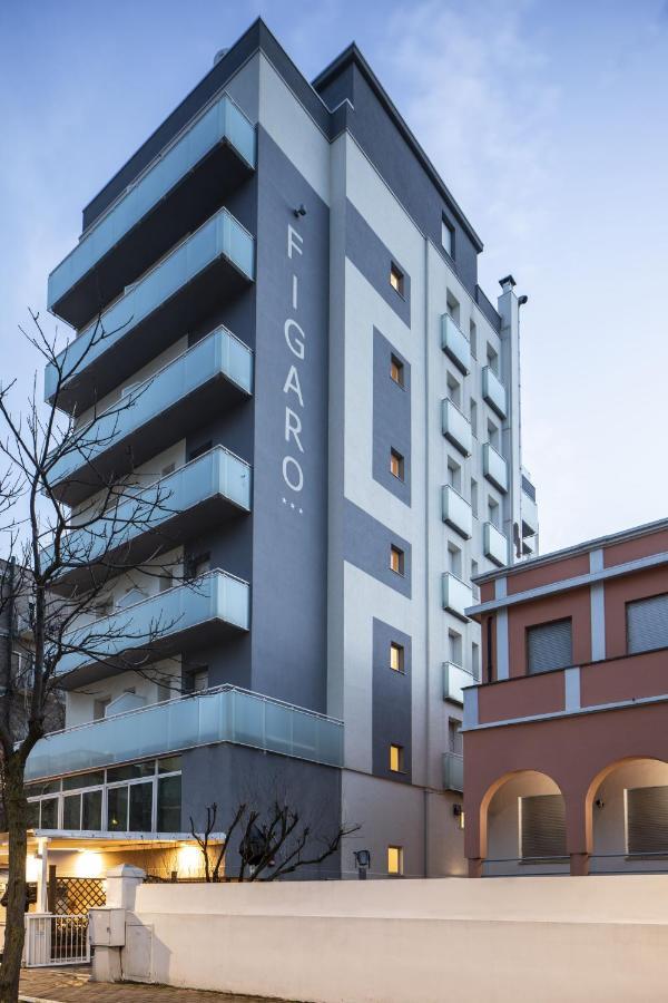 Amadei Hotel Figaro & Apartments Пезаро Экстерьер фото