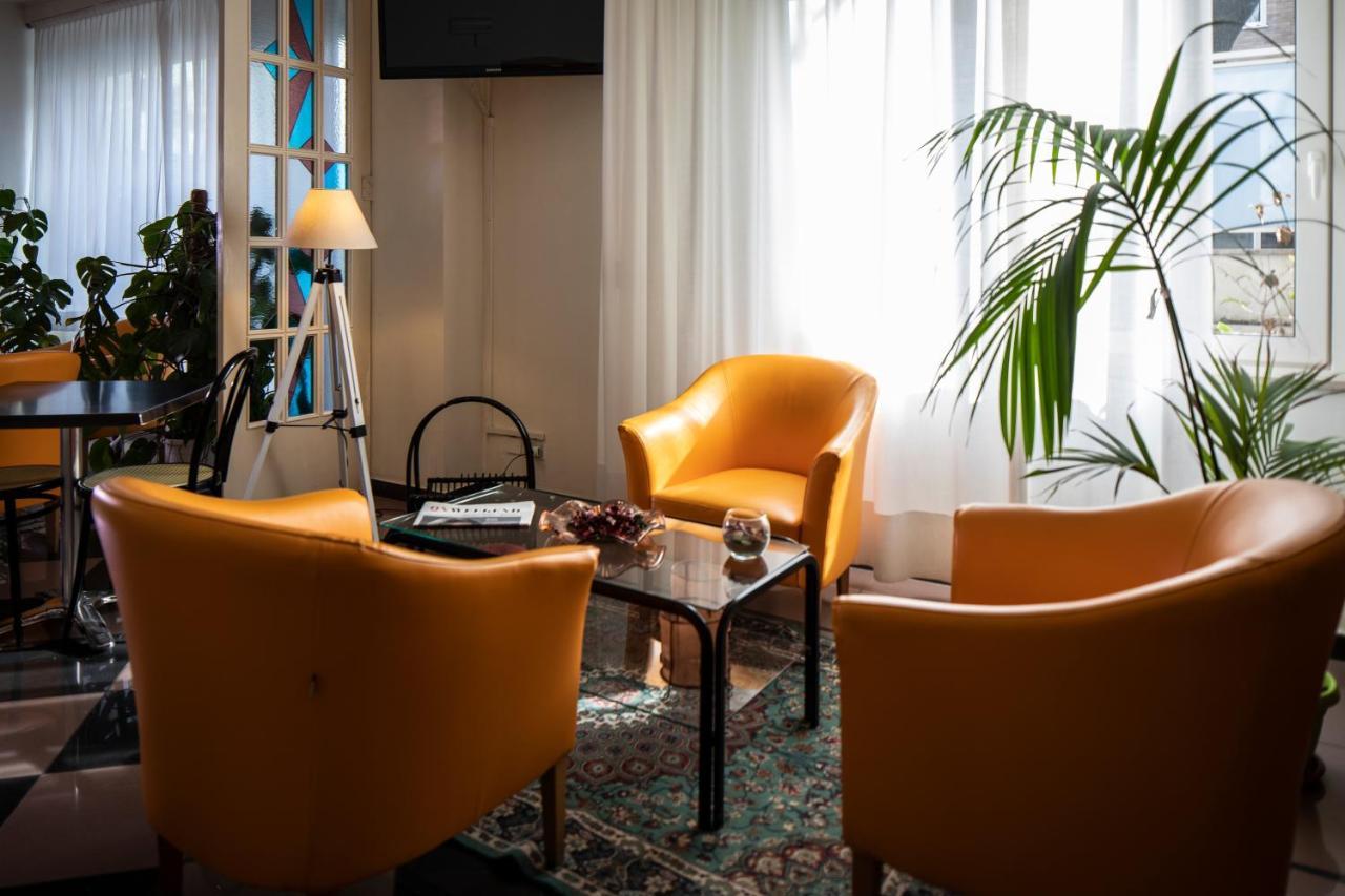 Amadei Hotel Figaro & Apartments Пезаро Экстерьер фото